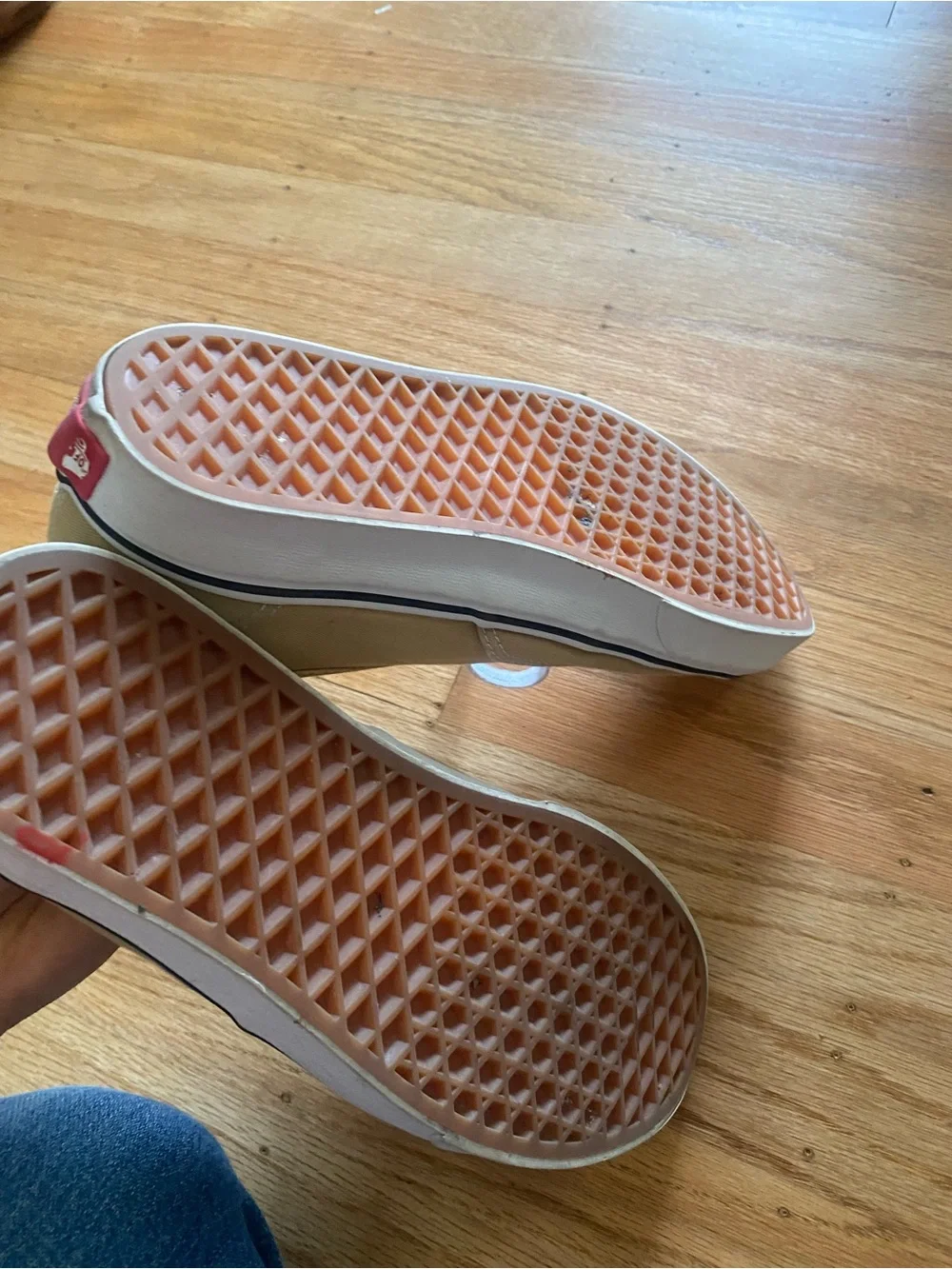 Vans Women's Low-Top Sneakers in Tan Canvas with White Laces women Sz 9